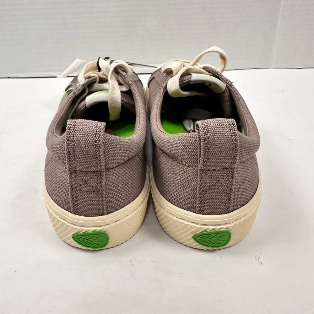 Cariuma OCA Low Canvas Sneakers Sz 8‎